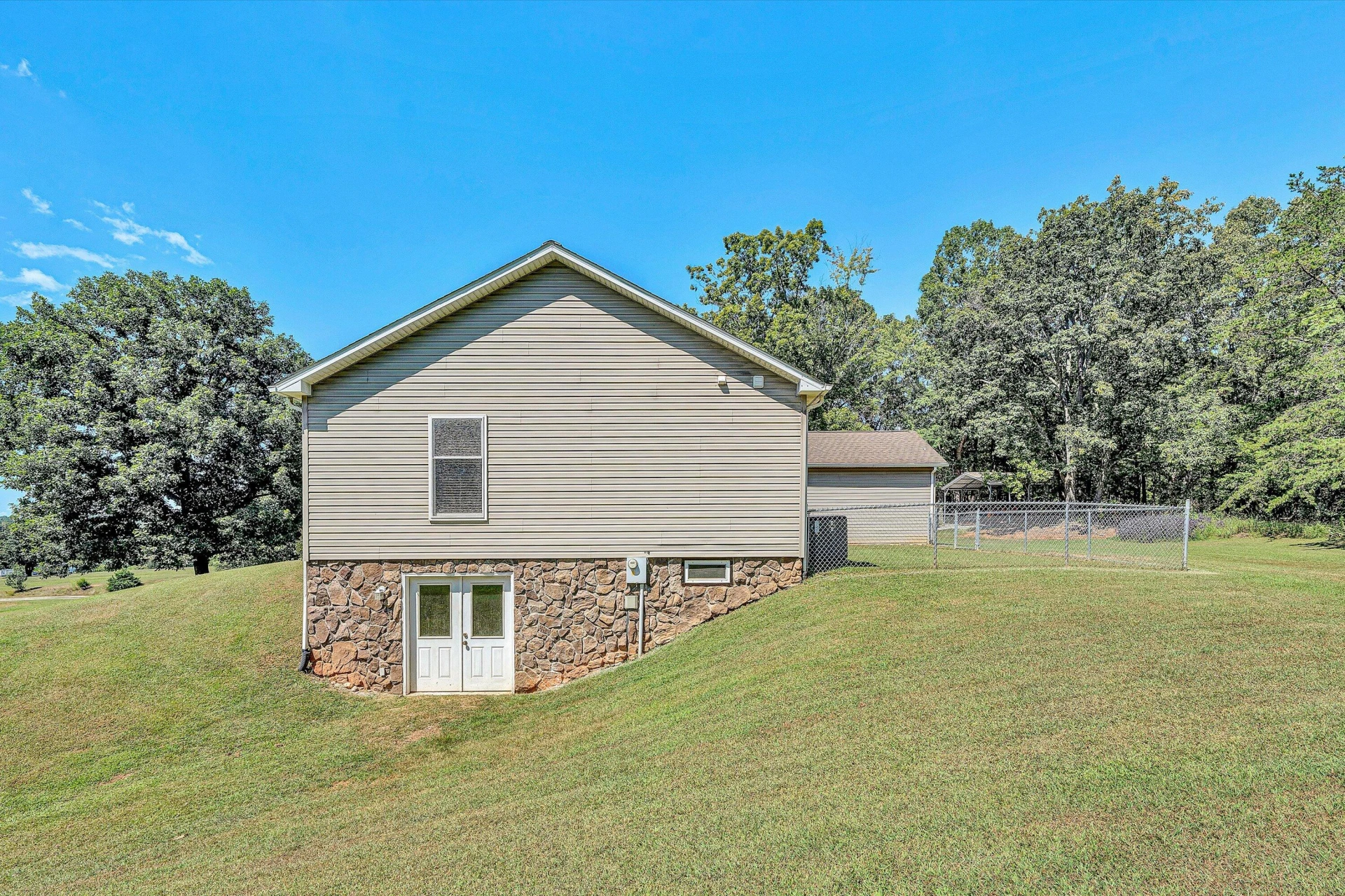 1082 Anna LN - Photo 34