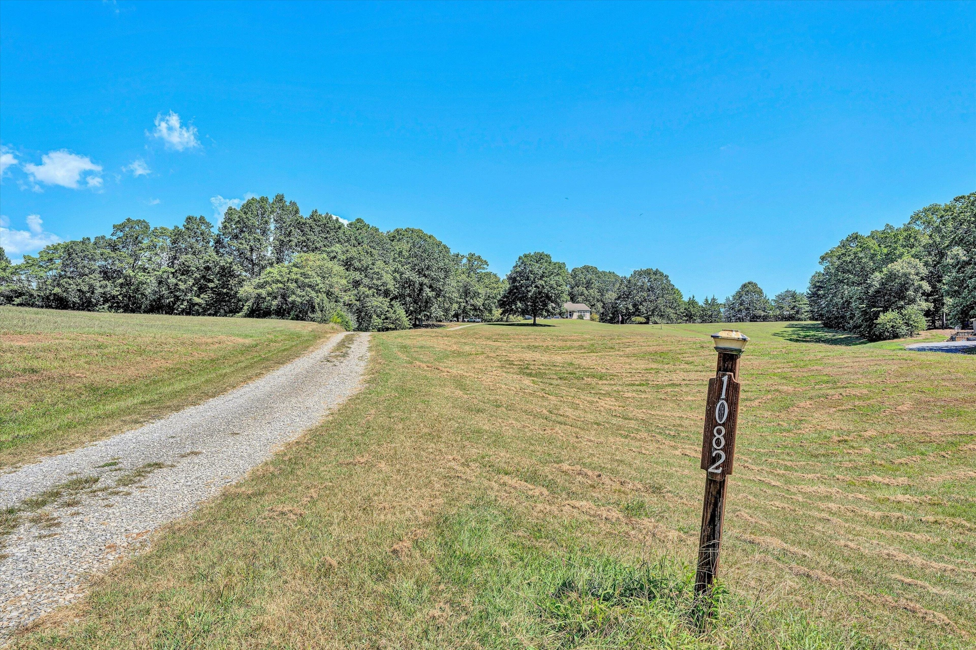1082 Anna LN - Photo 36