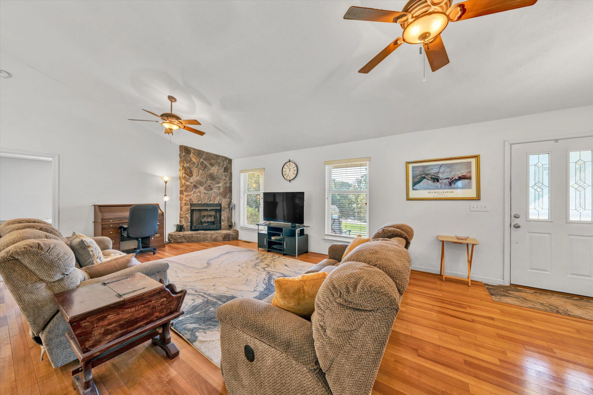 1082 Anna LN - Photo 5