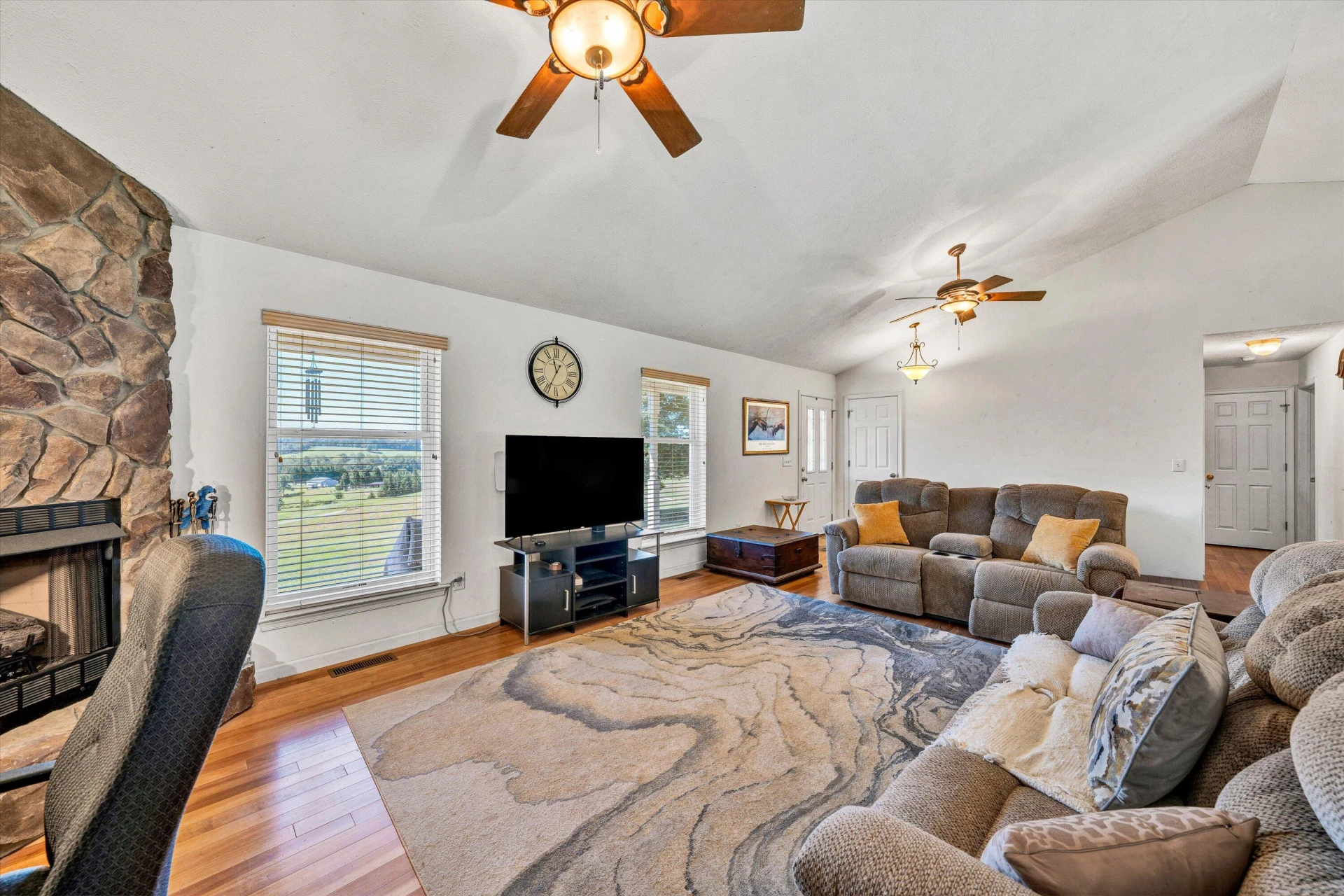 1082 Anna LN - Photo 7