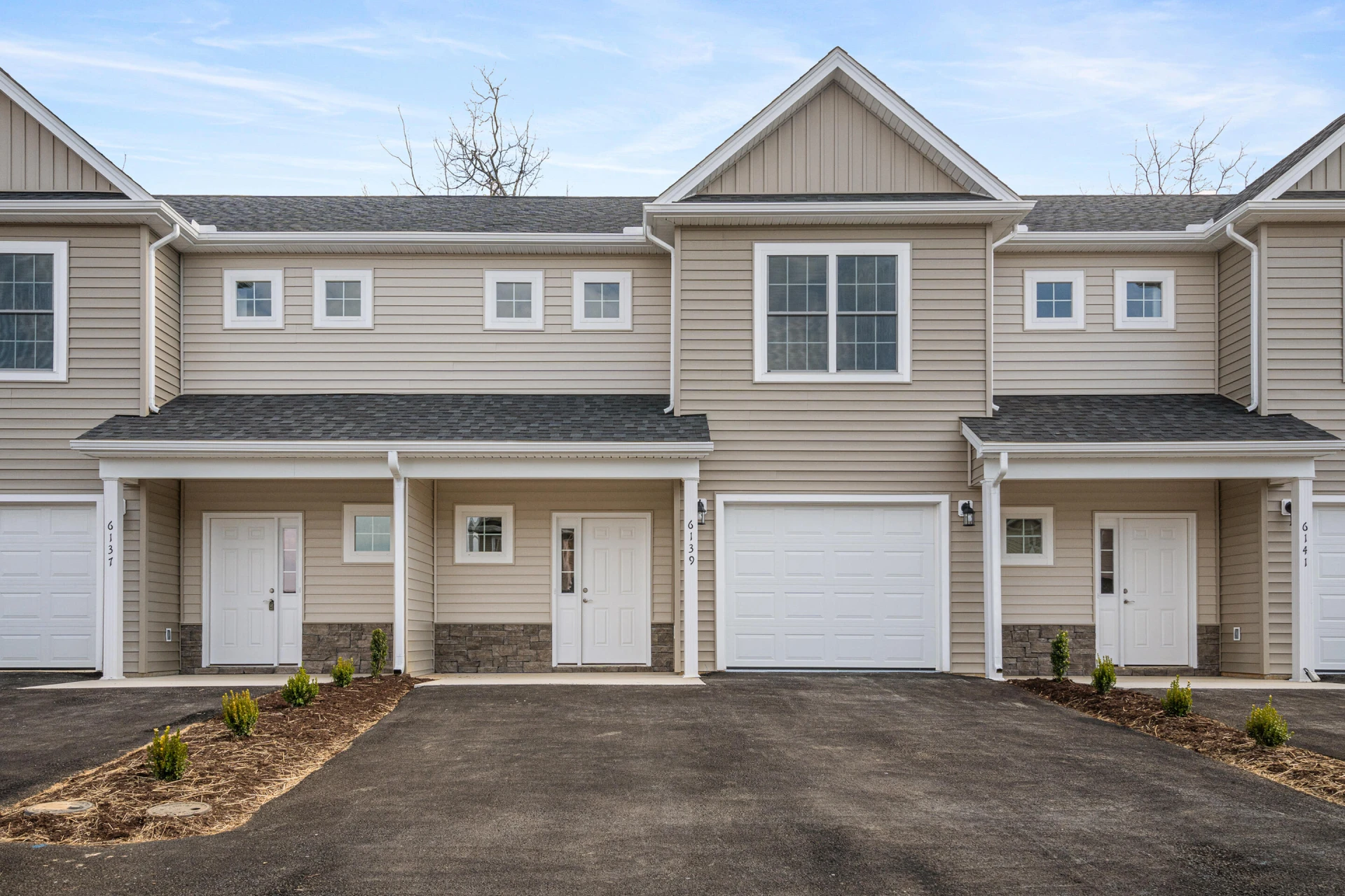 6137 Warren Newcomb DR