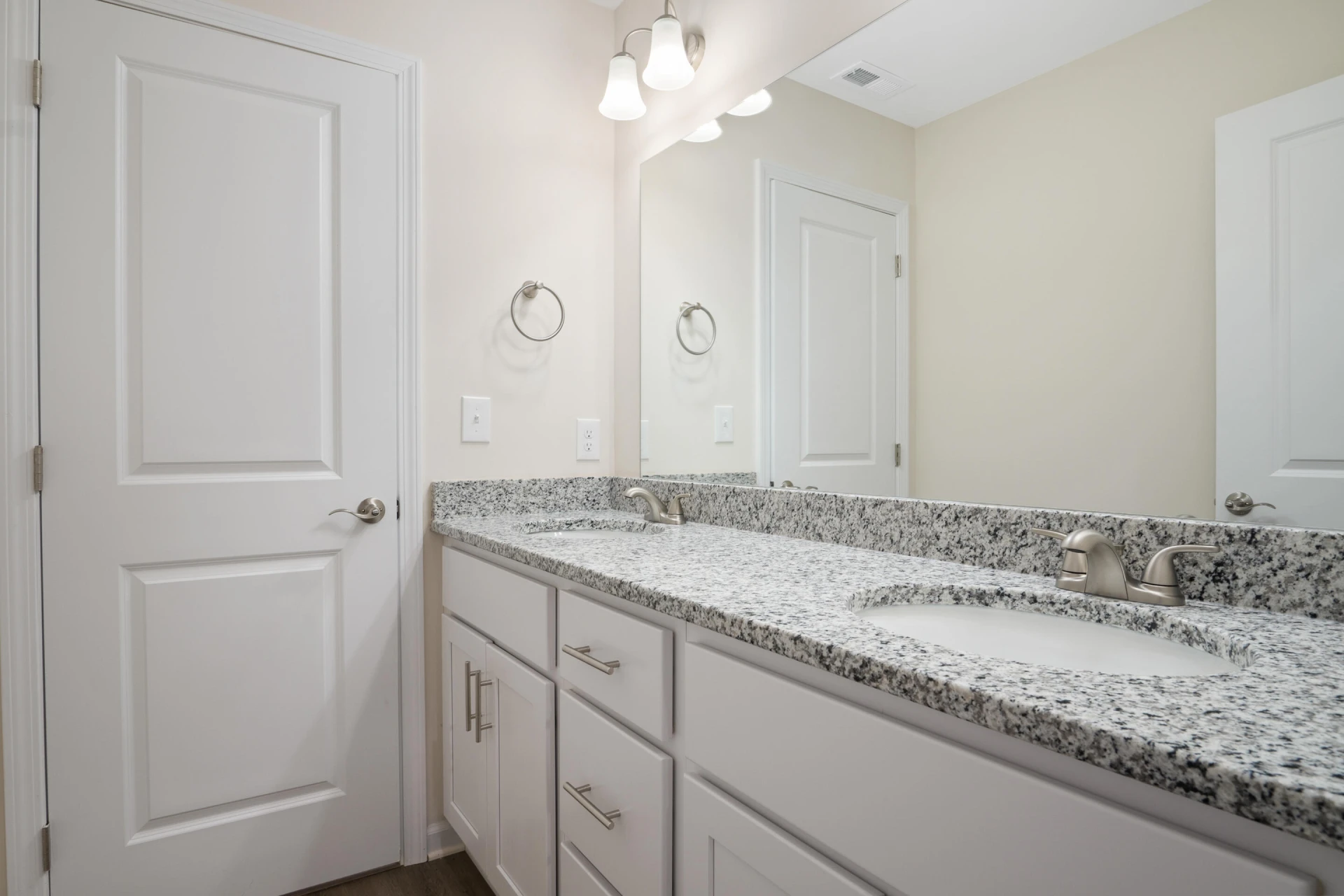 6137 Warren Newcomb DR - Photo 37