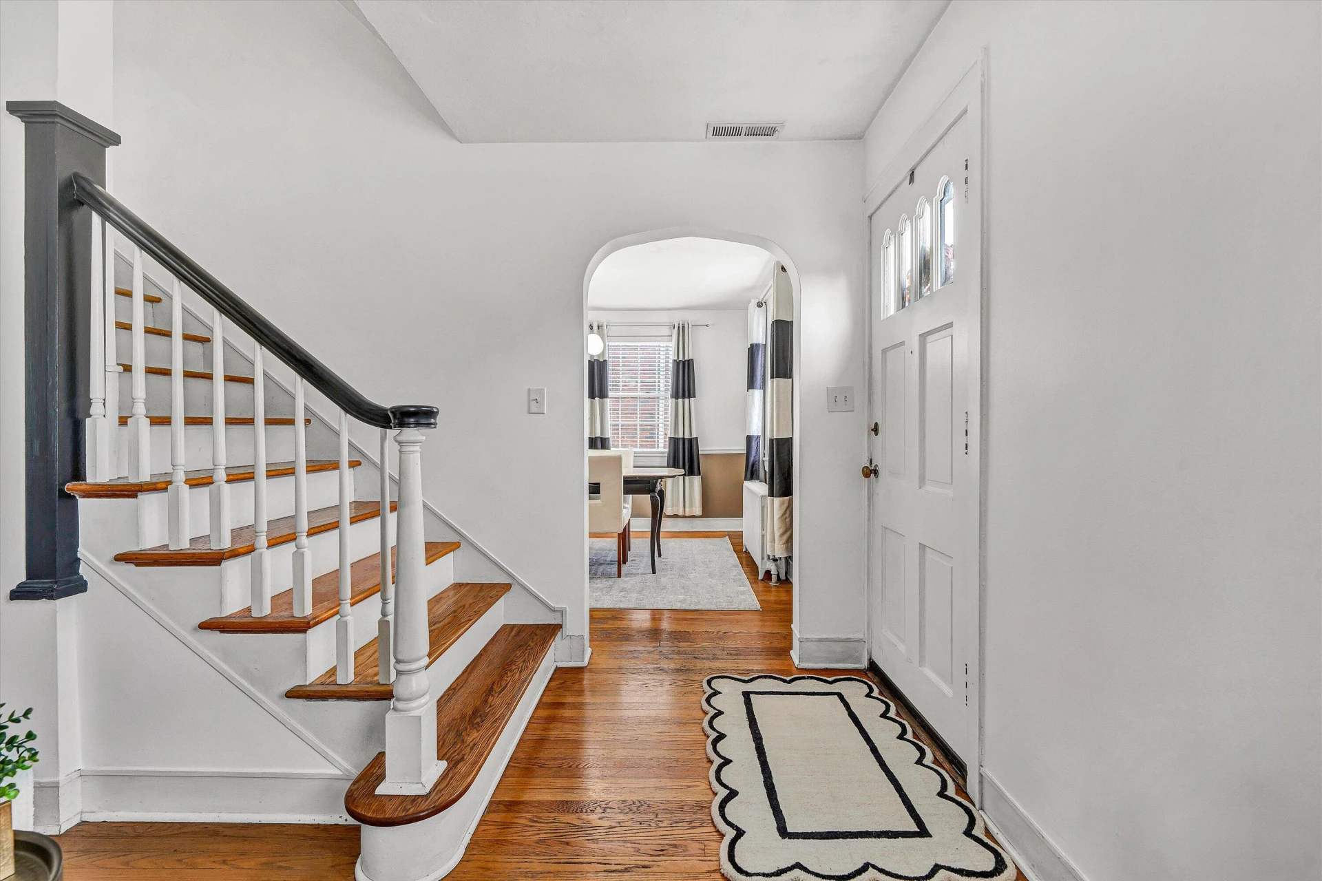 1656 Brandon AVE SW - Photo 4