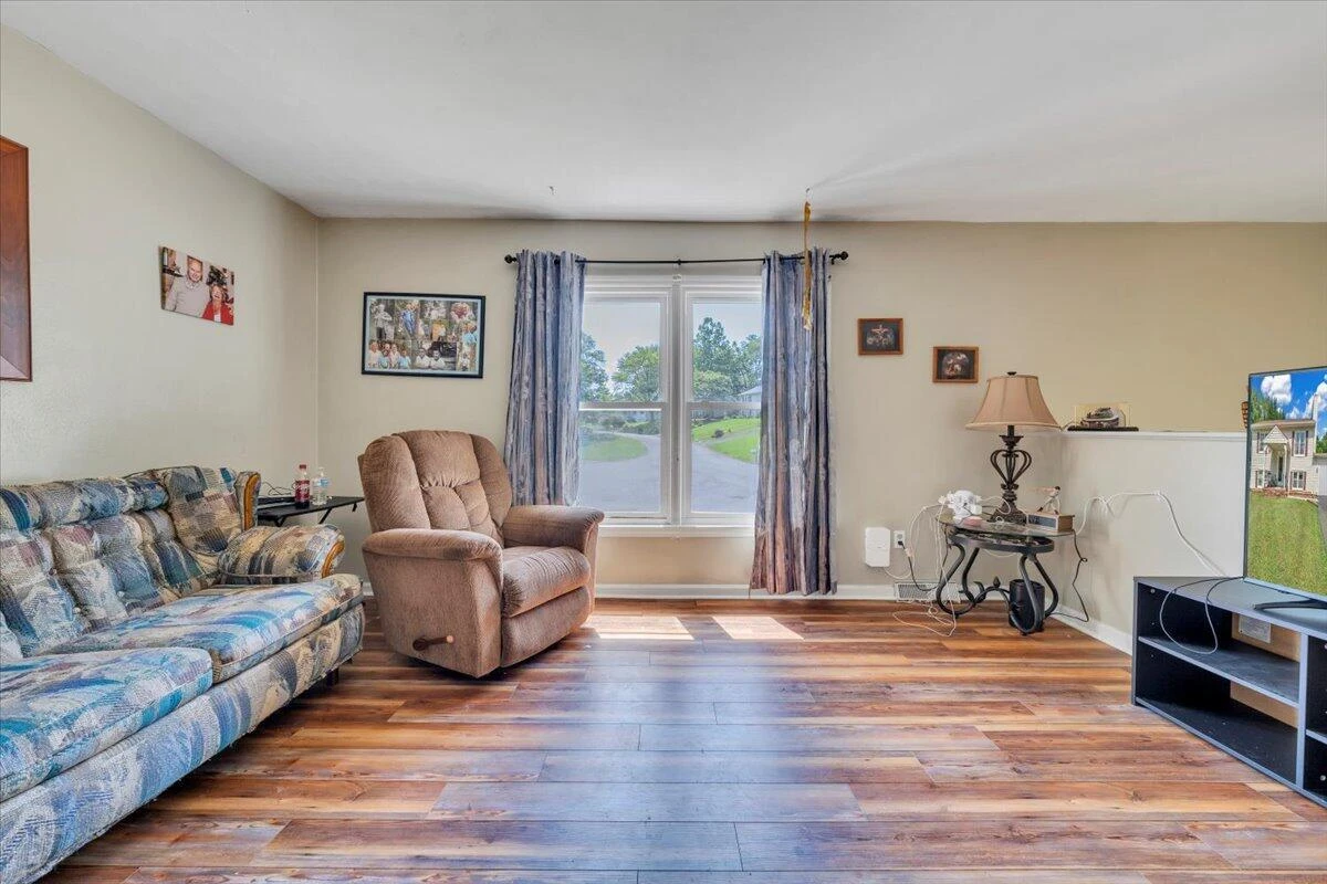 8199 Ashton LN - Photo 4
