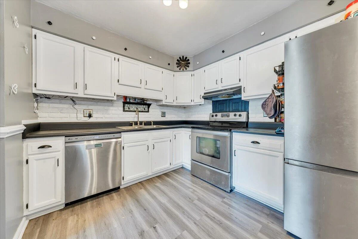 8199 Ashton LN - Photo 7