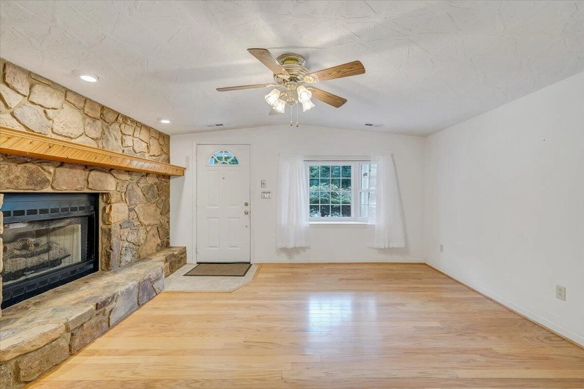 4144 Daugherty RD - Photo 10