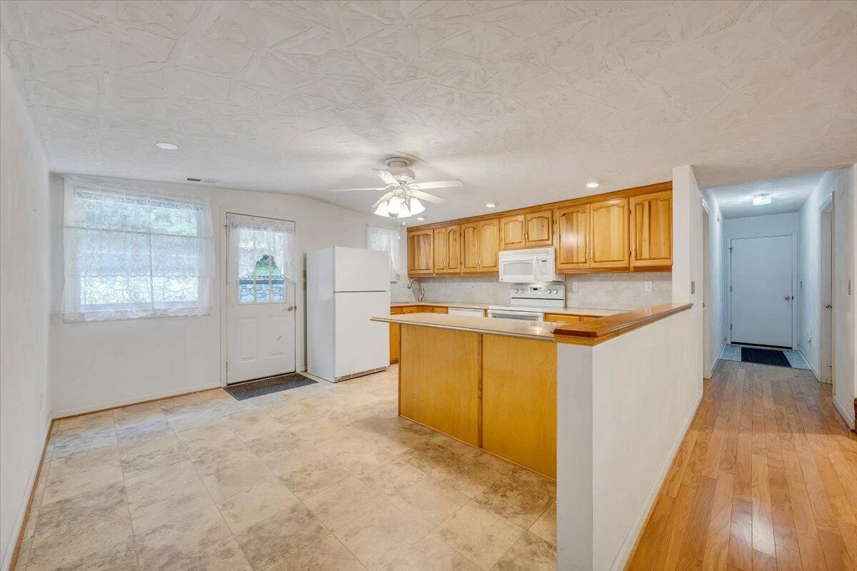 4144 Daugherty RD - Photo 11