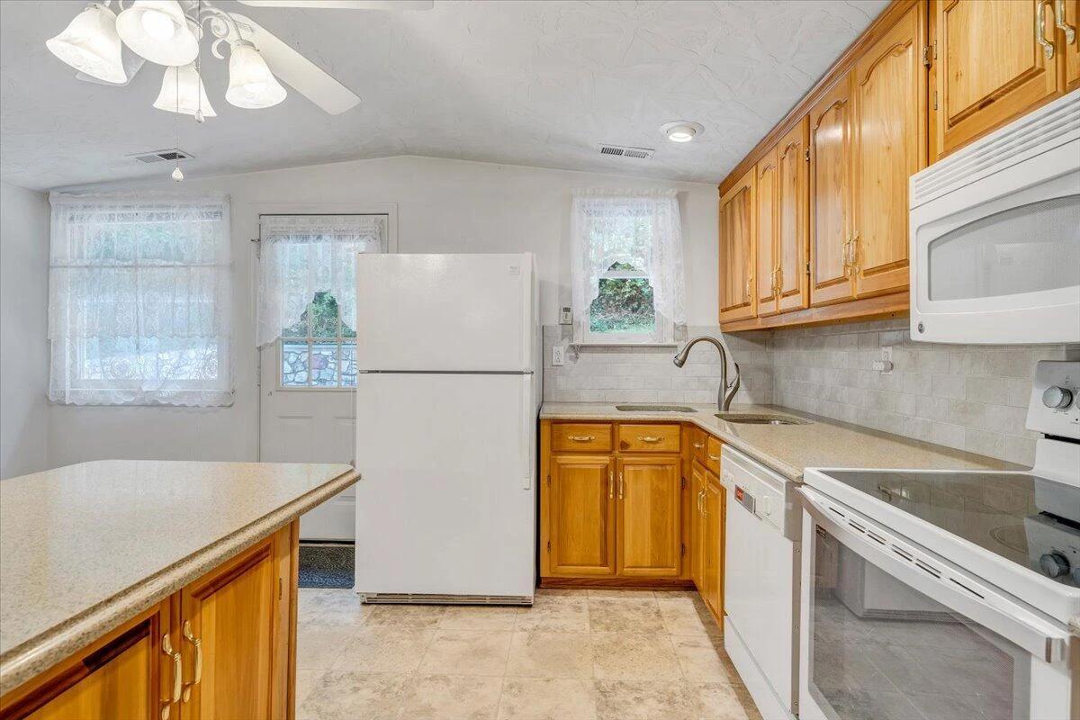 4144 Daugherty RD - Photo 15