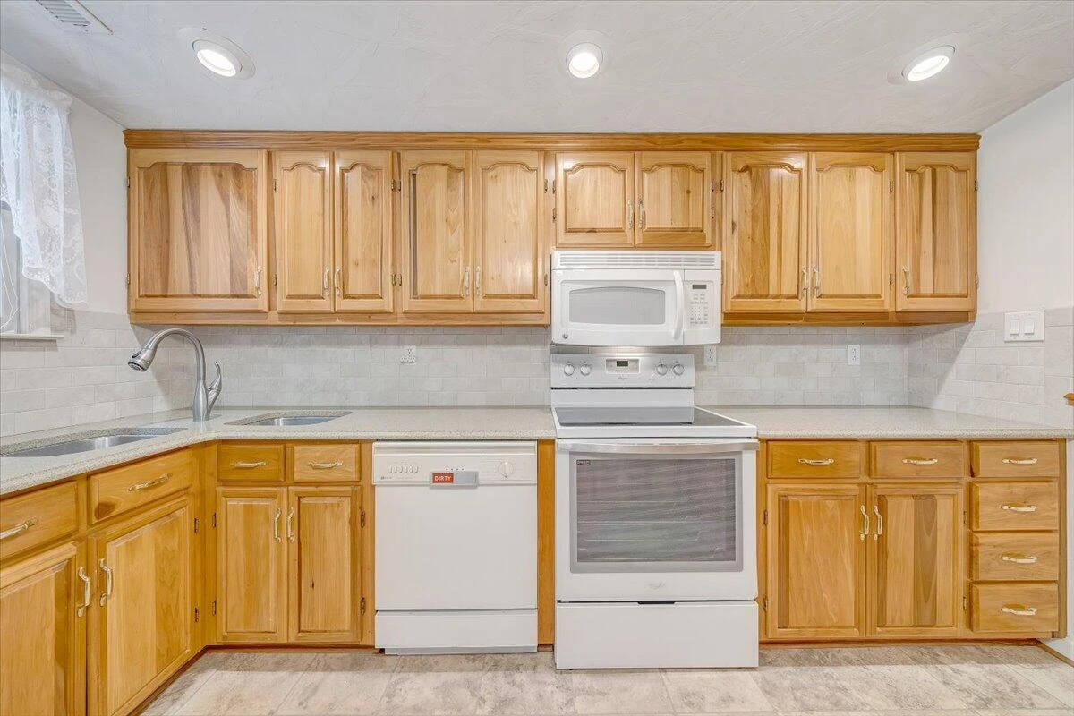 4144 Daugherty RD - Photo 16