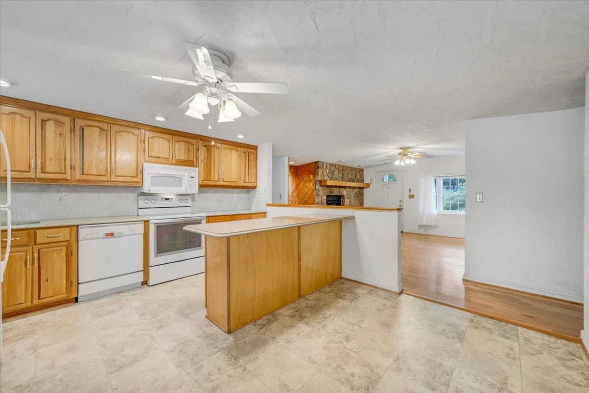 4144 Daugherty RD - Photo 17
