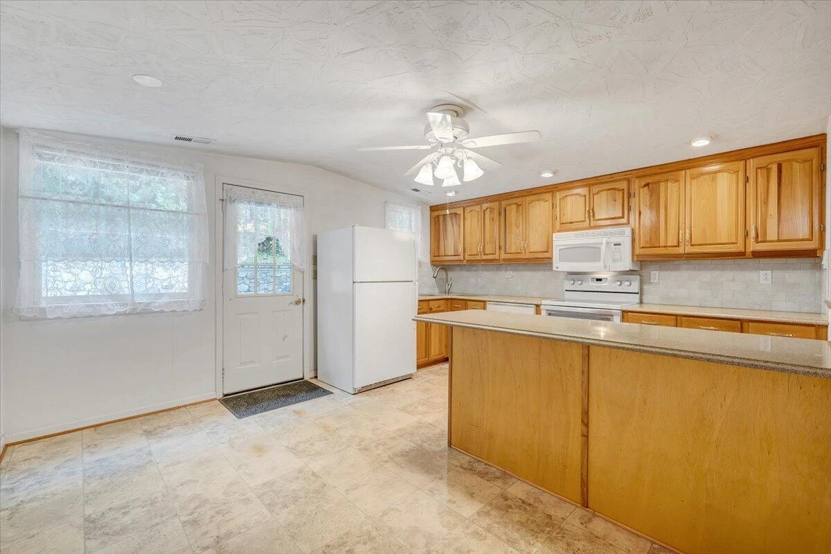 4144 Daugherty RD - Photo 18