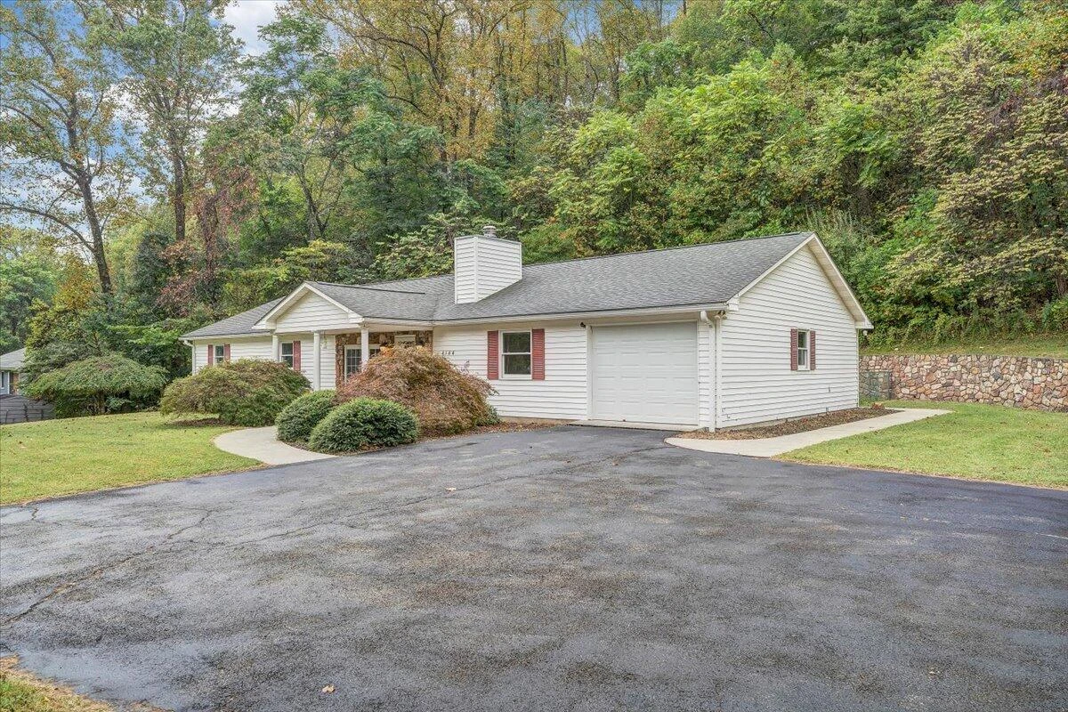 4144 Daugherty RD - Photo 3