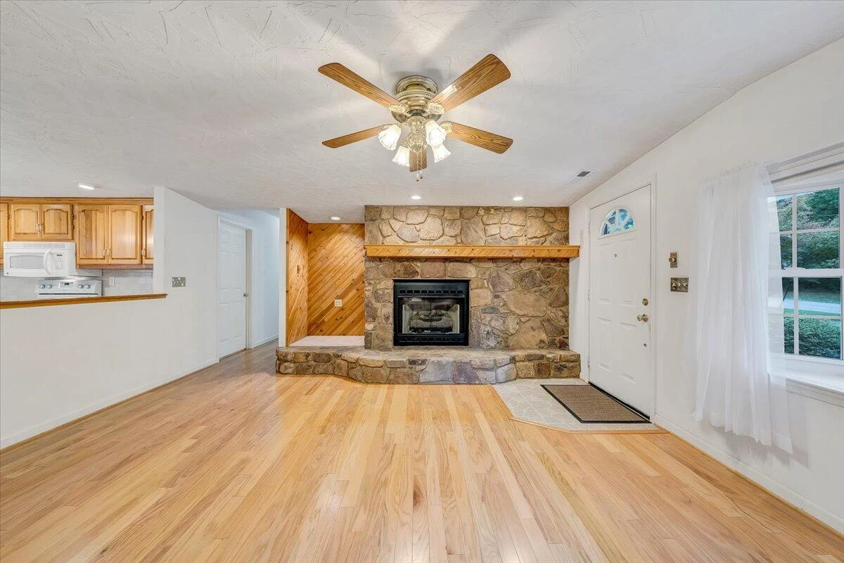 4144 Daugherty RD - Photo 7
