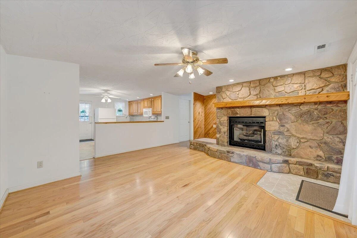 4144 Daugherty RD - Photo 8