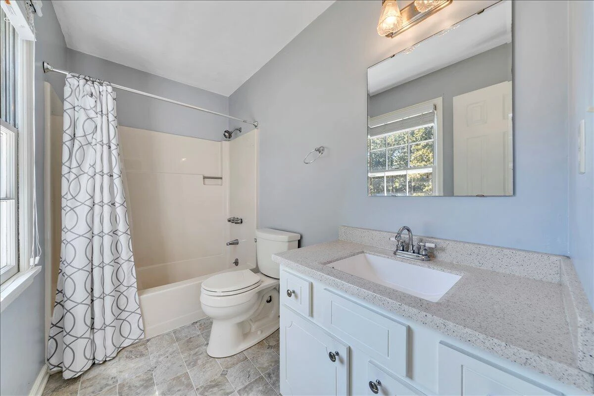 207 Queen Regent CT - Photo 36