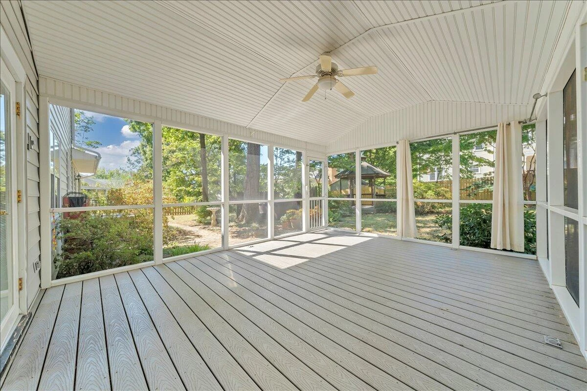 207 Queen Regent CT - Photo 45