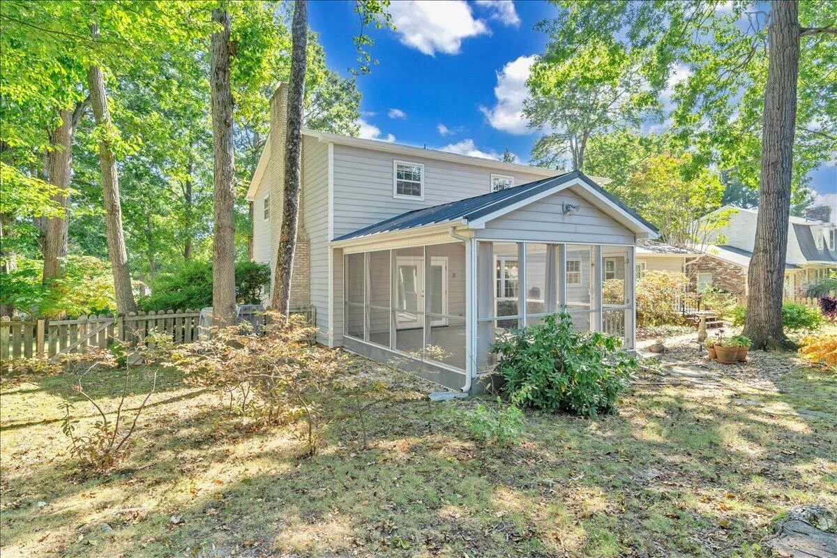 207 Queen Regent CT - Photo 47