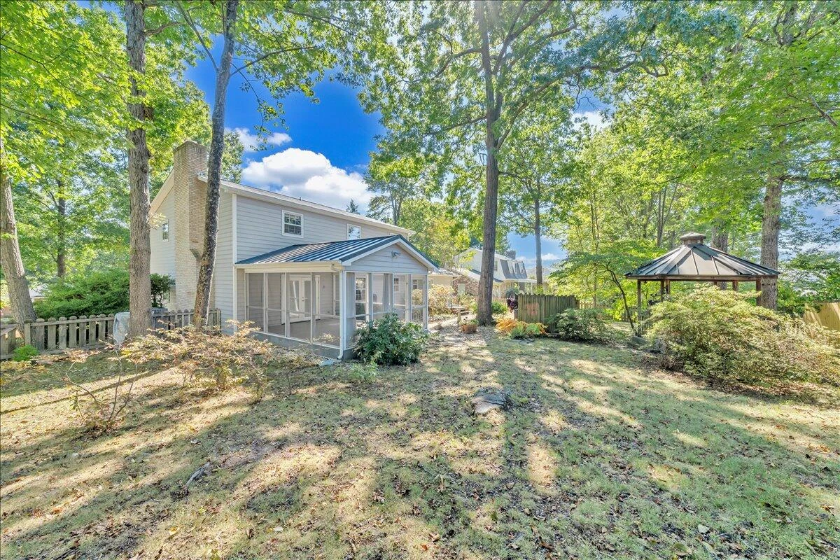 207 Queen Regent CT - Photo 49