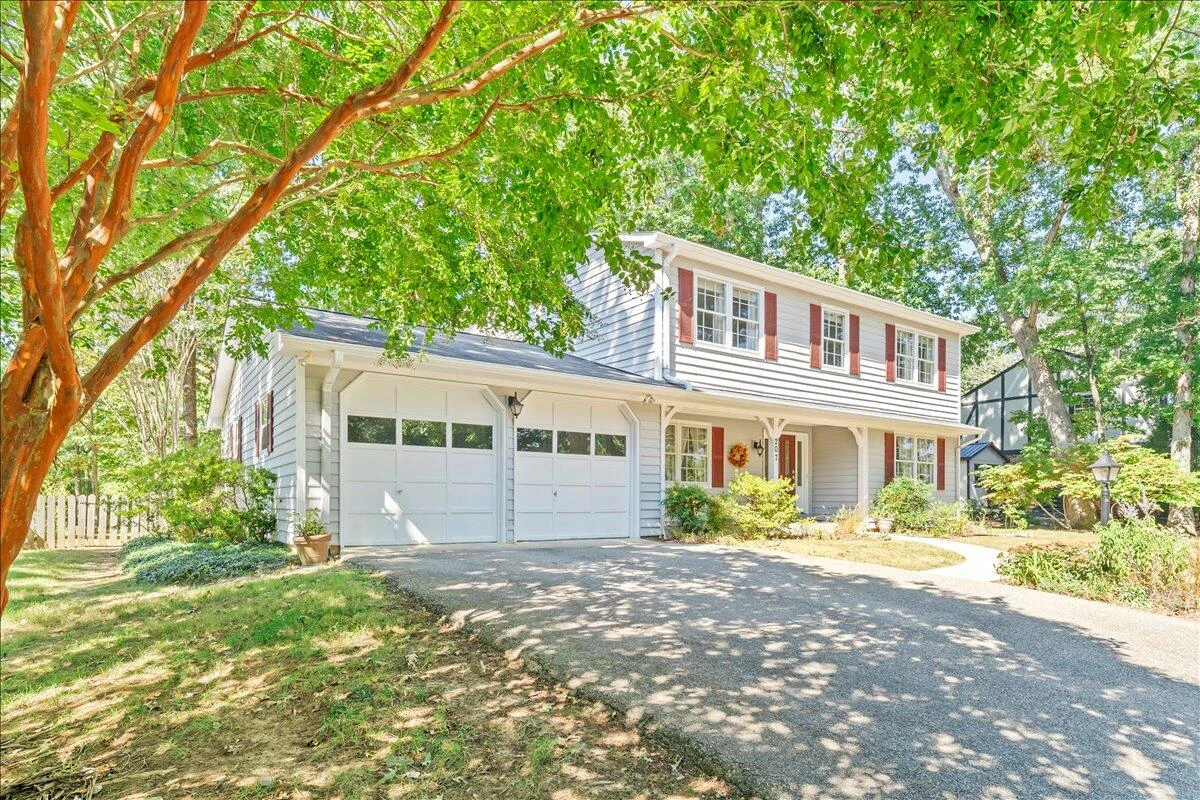 207 Queen Regent CT - Photo 59