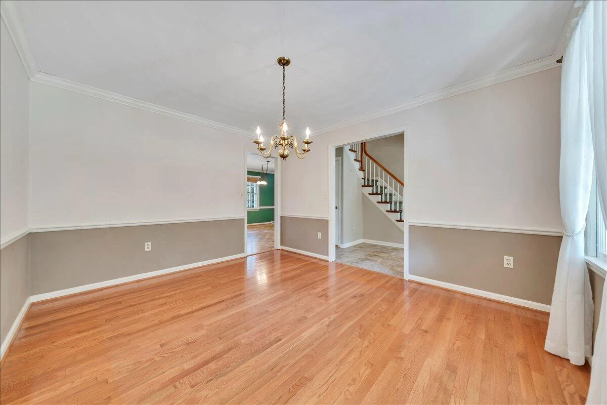 207 Queen Regent CT - Photo 13