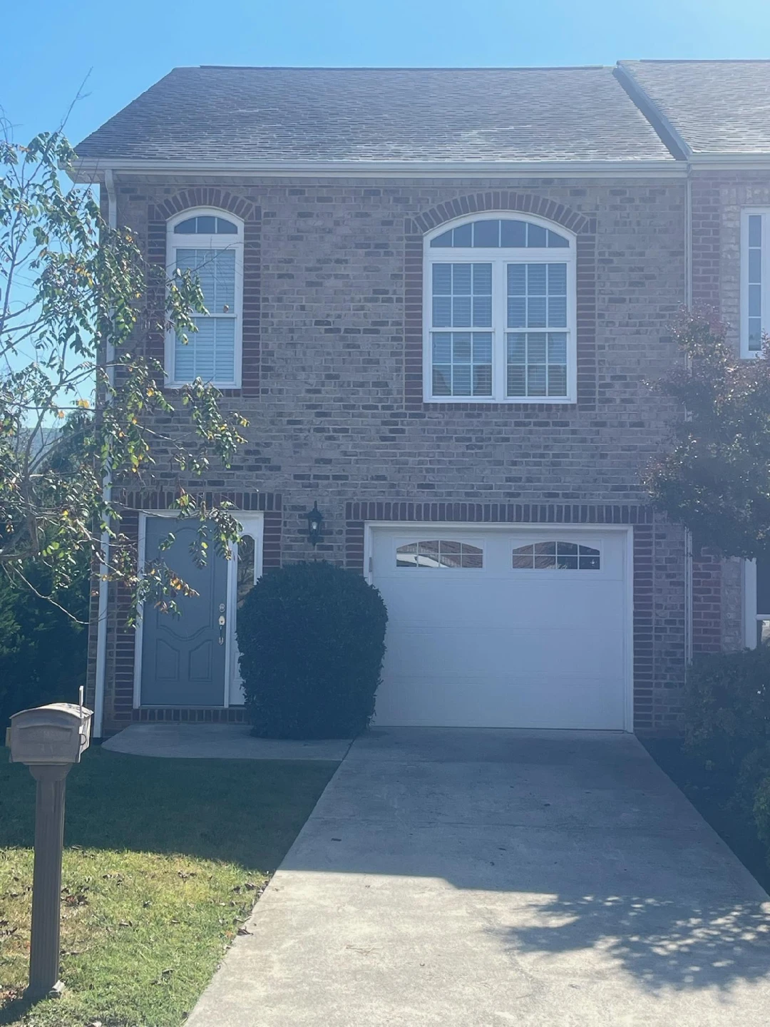 819 Walhalla CT