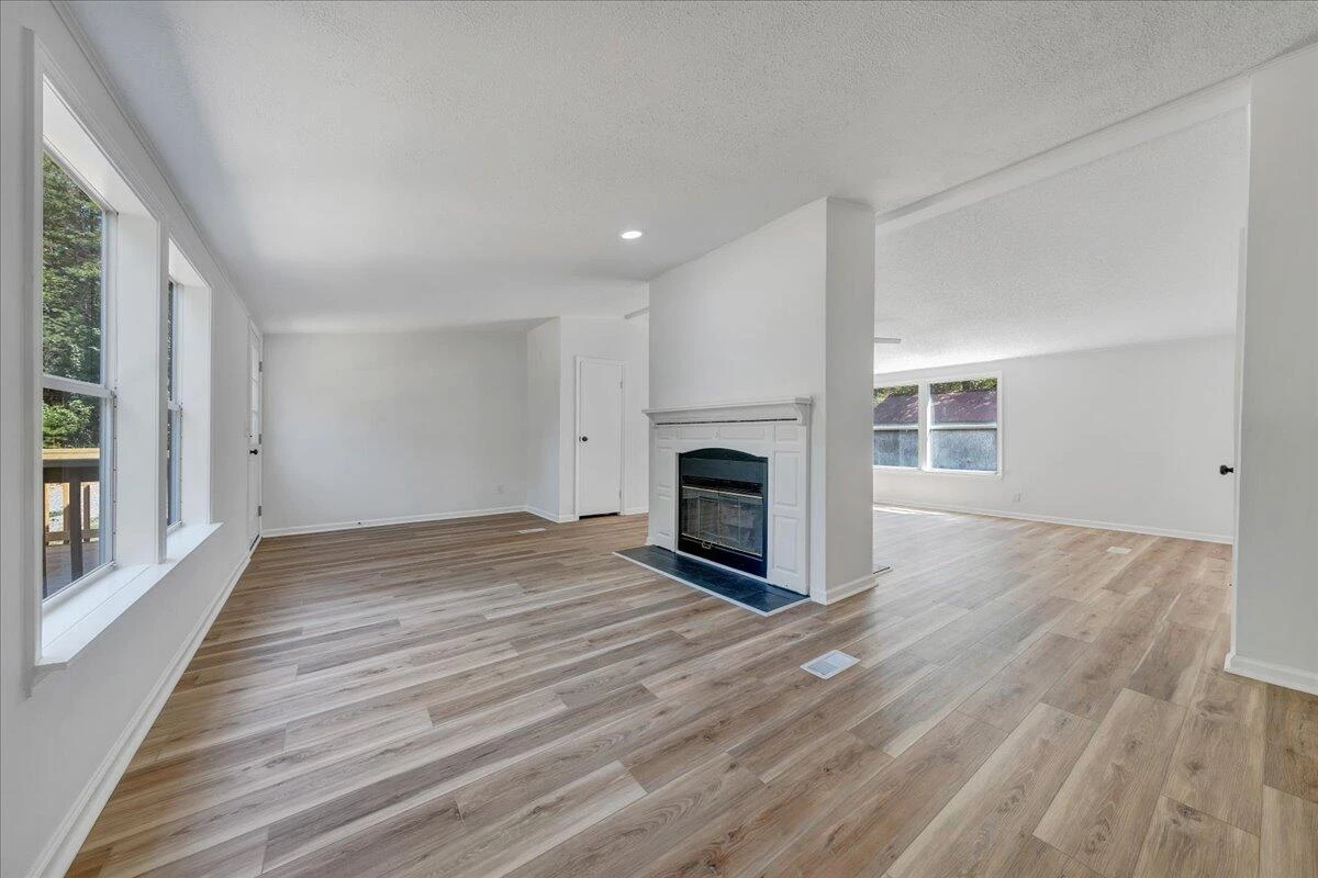 341 Leland LN - Photo 11