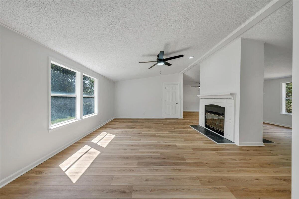 341 Leland LN - Photo 14