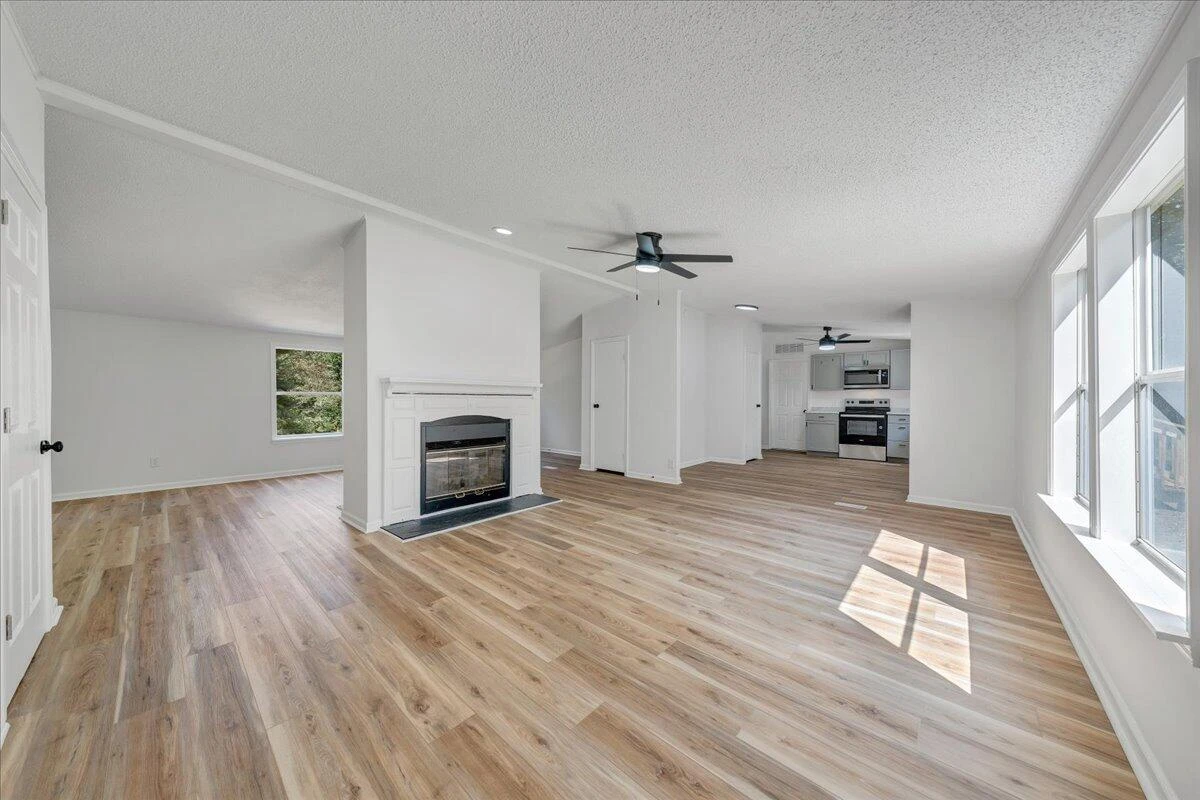 341 Leland LN - Photo 15