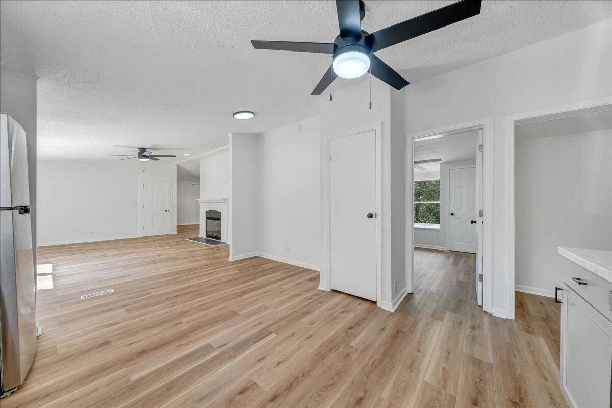 341 Leland LN - Photo 19