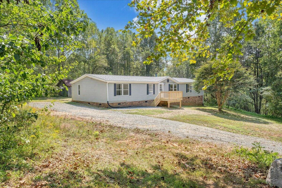 341 Leland LN - Photo 2
