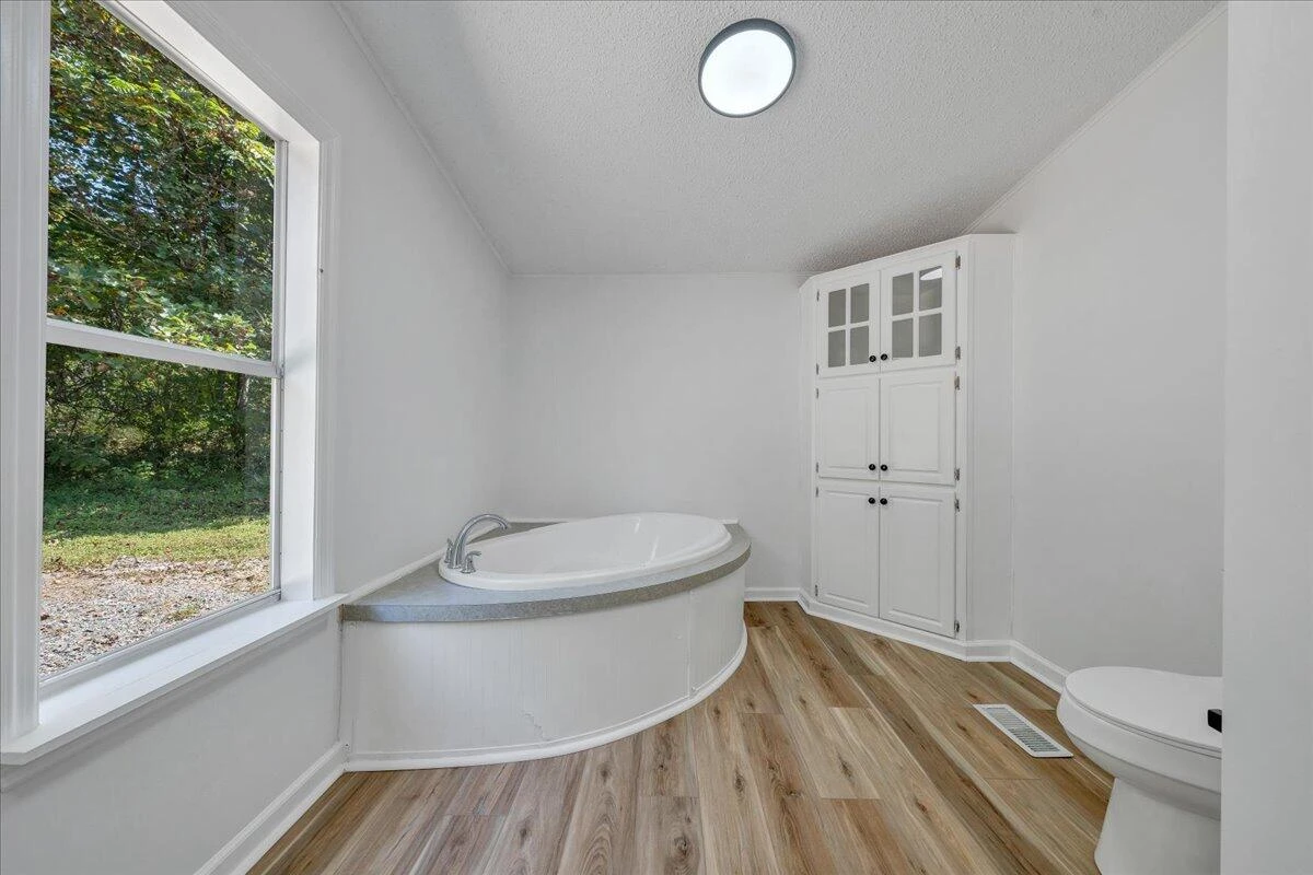 341 Leland LN - Photo 26