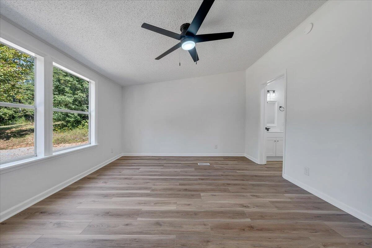 341 Leland LN - Photo 31