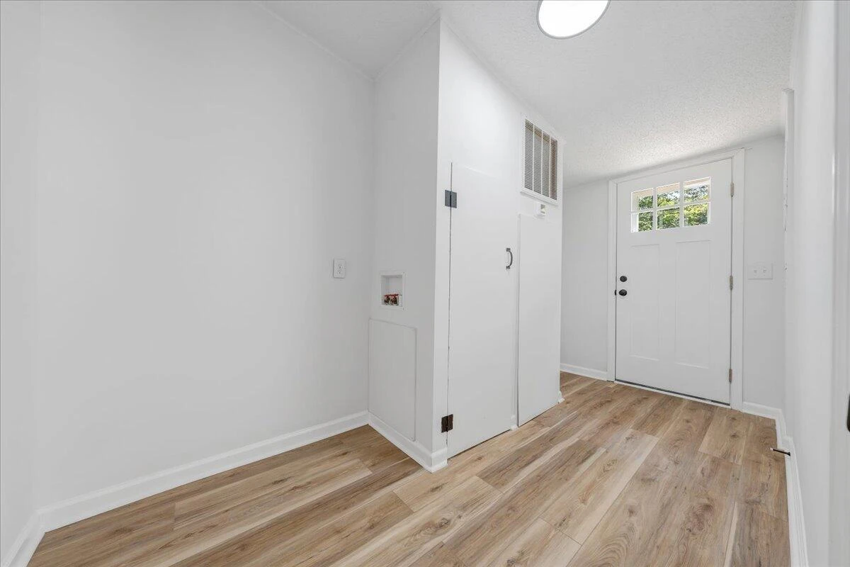 341 Leland LN - Photo 32