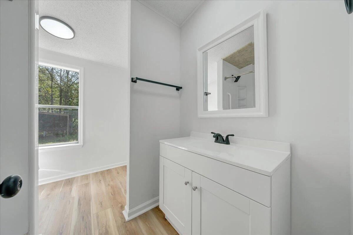 341 Leland LN - Photo 33