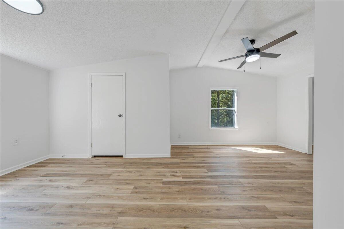 341 Leland LN - Photo 35