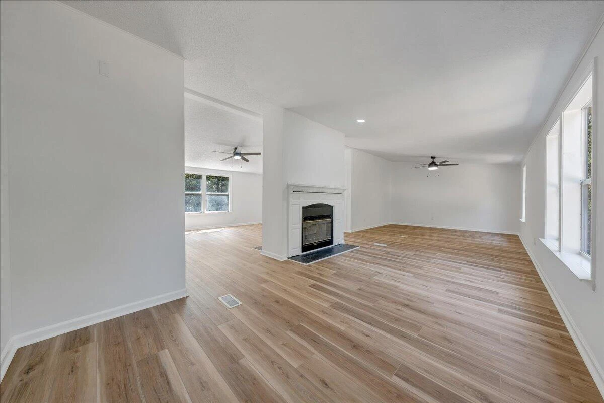 341 Leland LN - Photo 4