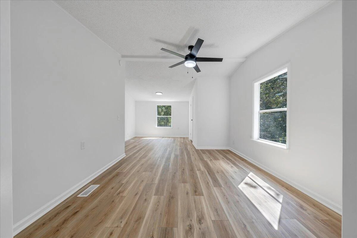 341 Leland LN - Photo 40