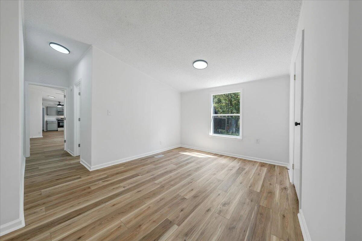 341 Leland LN - Photo 42