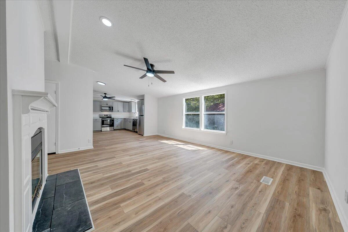 341 Leland LN - Photo 6