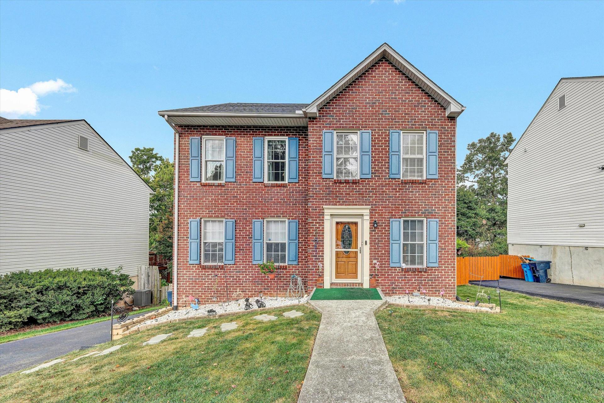 4964 Pine Glen RD NE