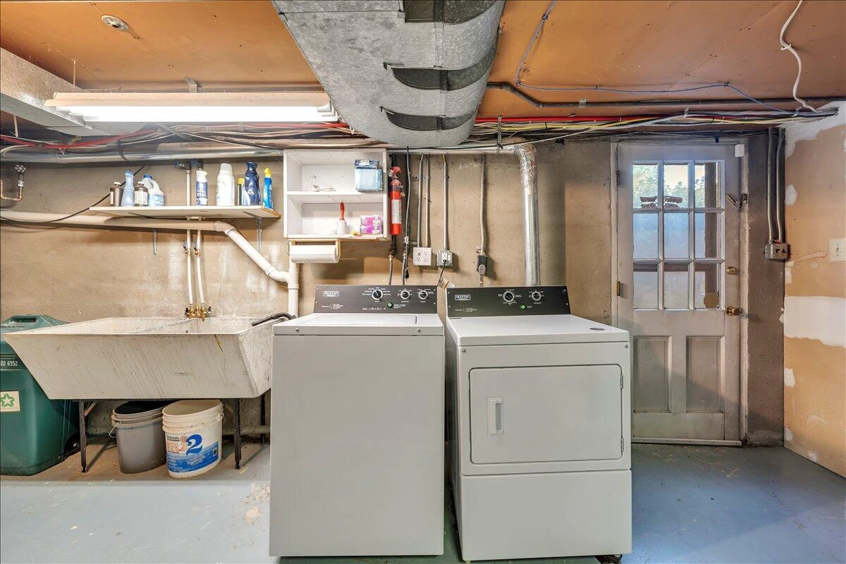 2581 Inglewood RD SW - Photo 89