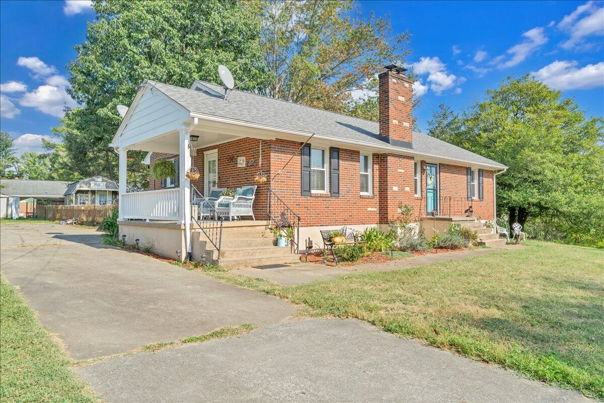 7303 Norman ST - Photo 2