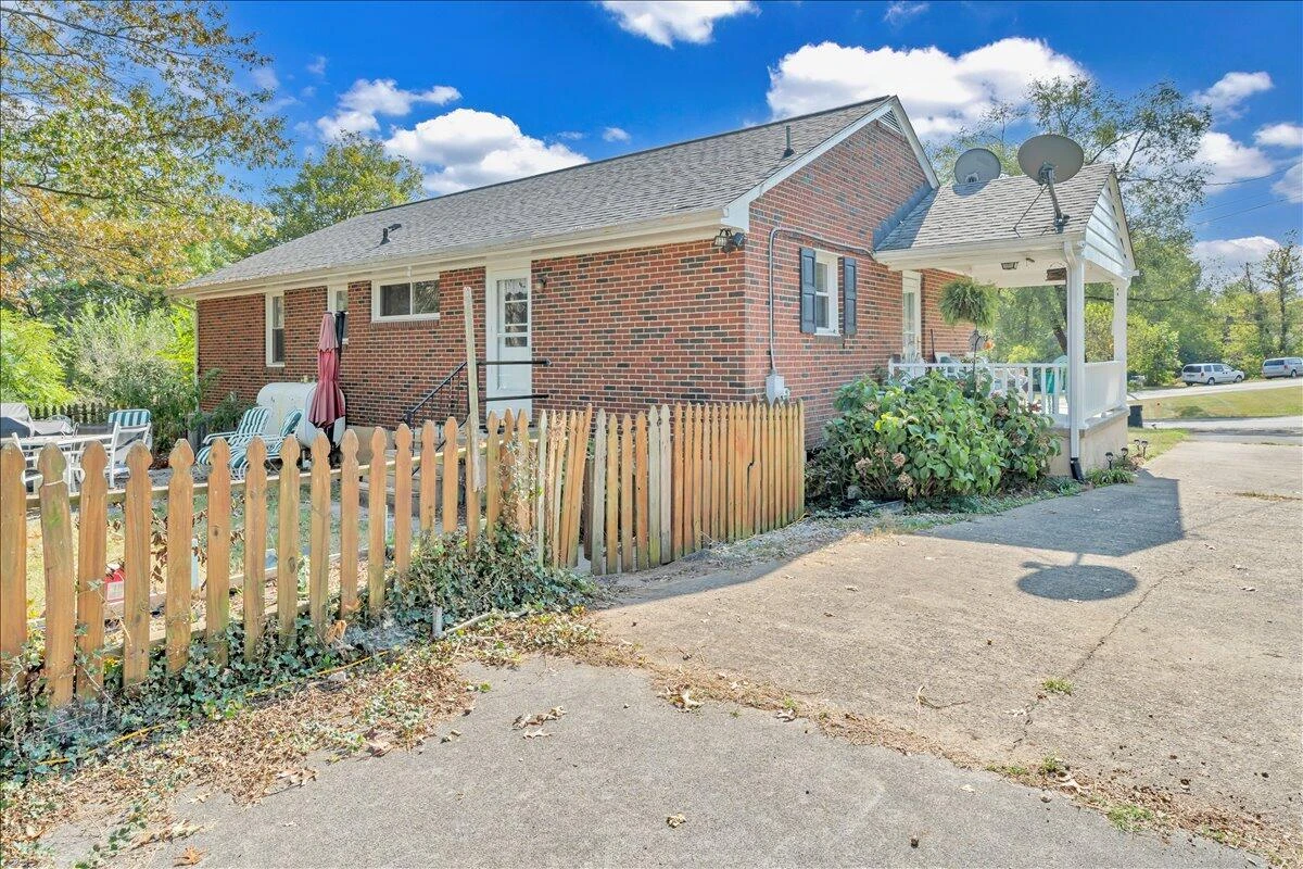 7303 Norman ST - Photo 38