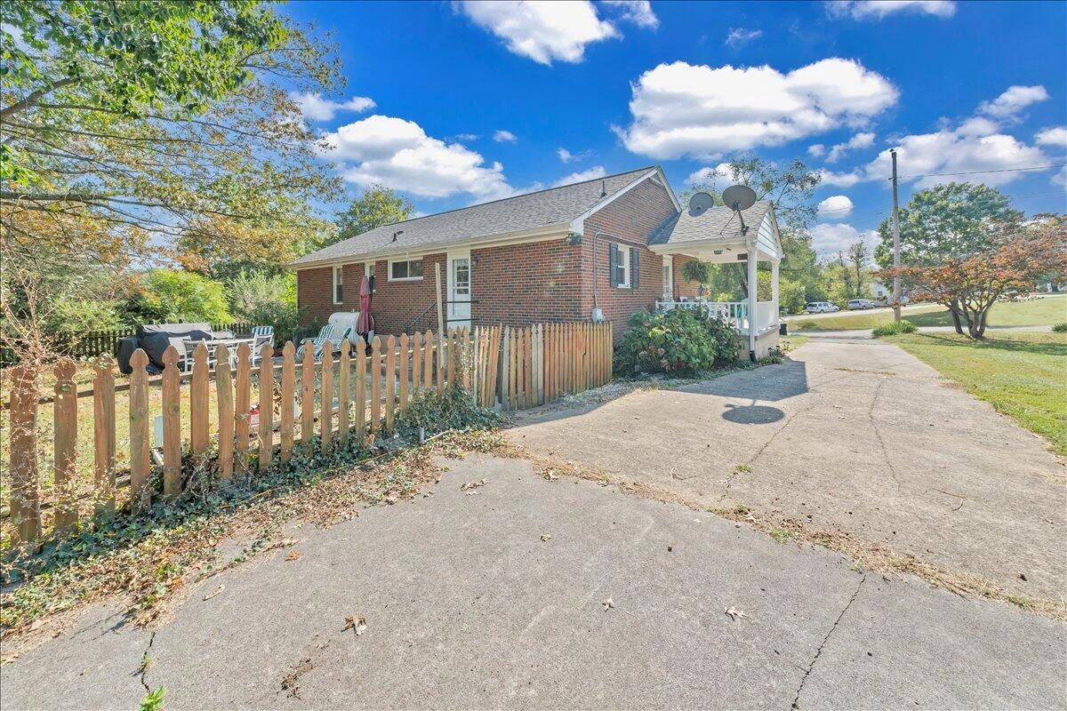 7303 Norman ST - Photo 40