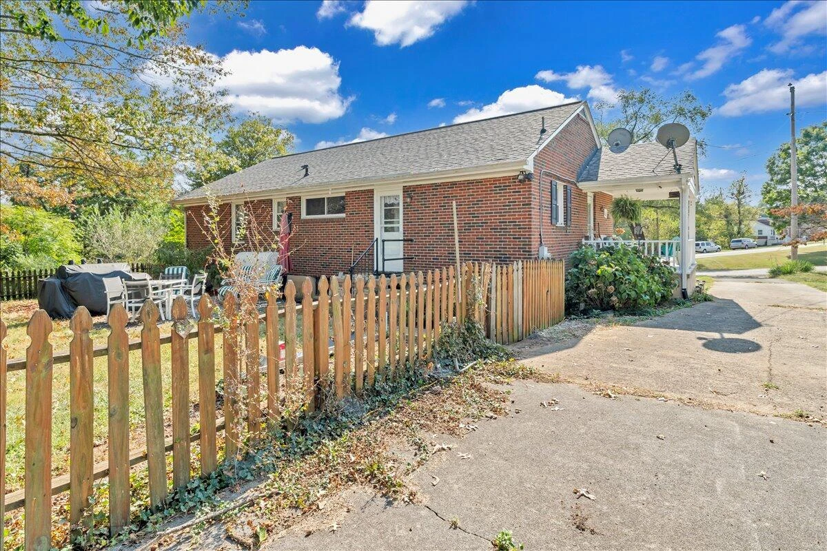 7303 Norman ST - Photo 41