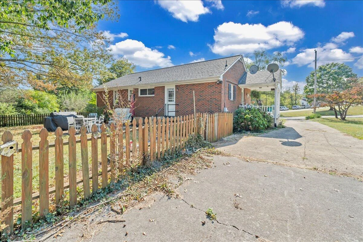 7303 Norman ST - Photo 42