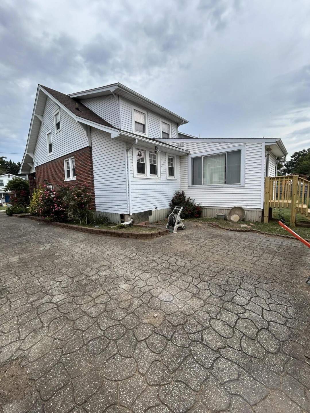 2712 Meadows ST NW - Photo 6
