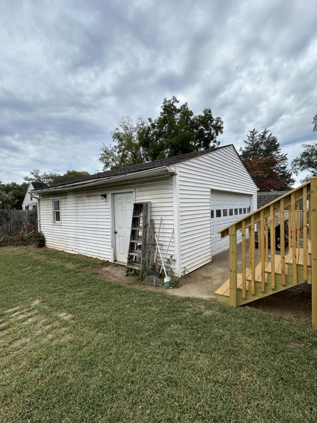 2712 Meadows ST NW - Photo 8