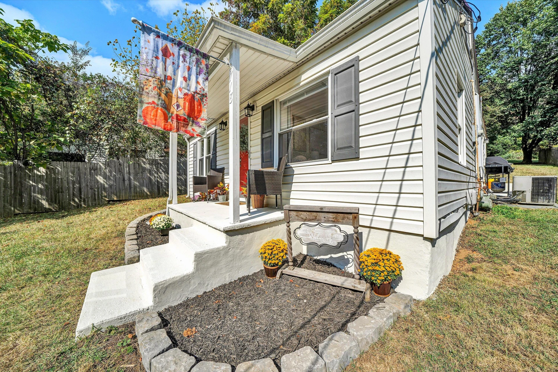 718 Goodwin AVE - Photo 14