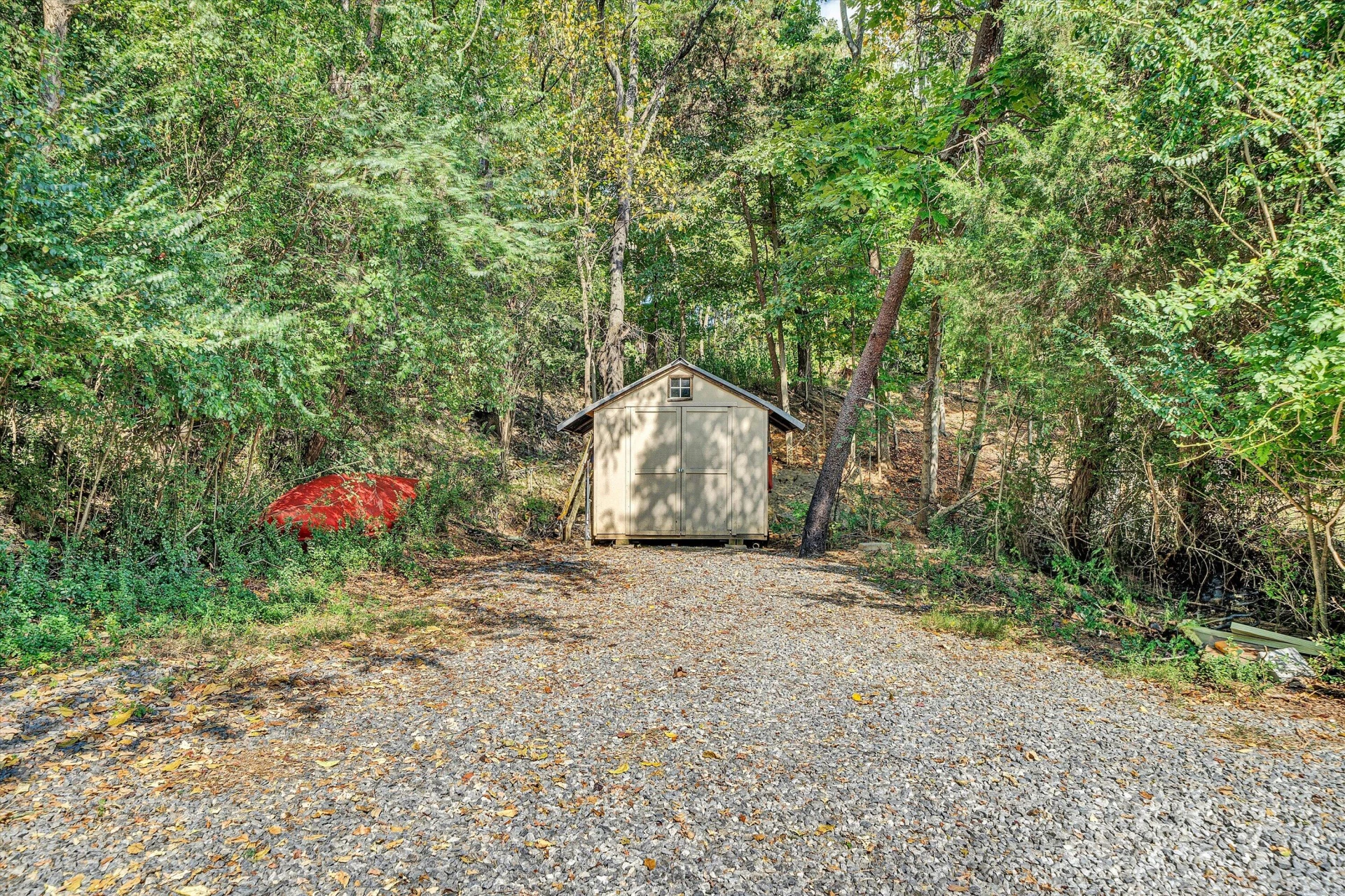 718 Goodwin AVE - Photo 18